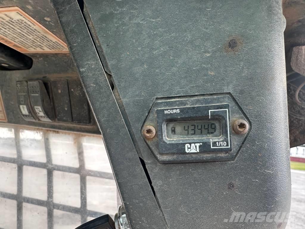 CAT 247 Skid steer loderler