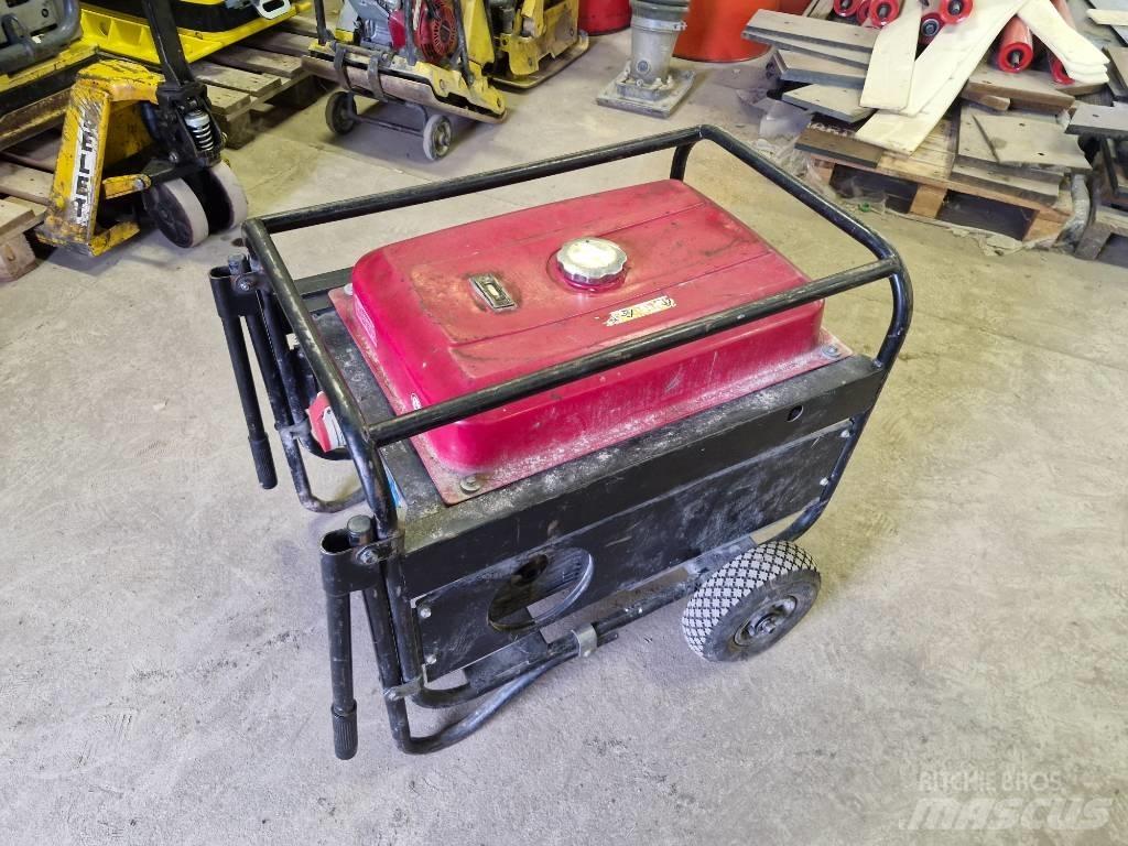 Honda ECMT7000F Benzinli Jeneratörler
