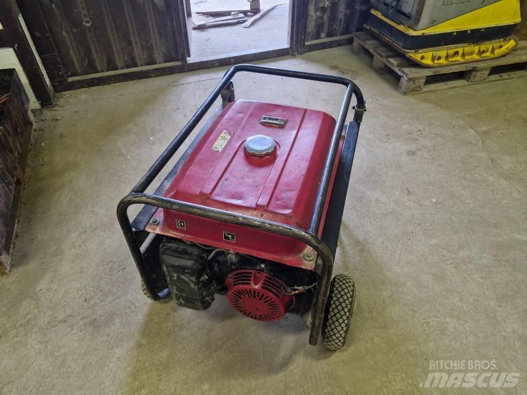 Honda ECMT7000F Benzinli Jeneratörler