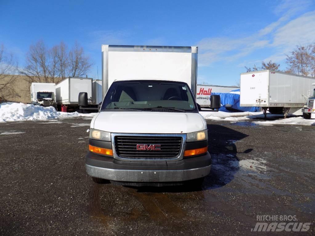 GMC Savana Kapali kasa kamyonlar