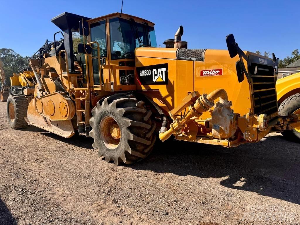 CAT RM 300 Asfalt geri dönüsüm makinalari