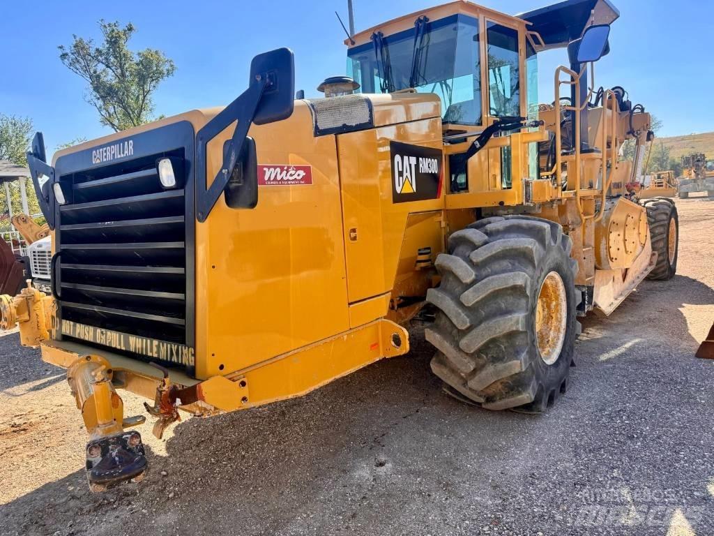 CAT RM 300 Asfalt geri dönüsüm makinalari