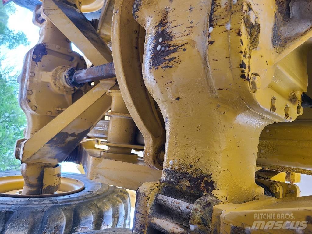CAT 725 Belden kirma kaya kamyonu