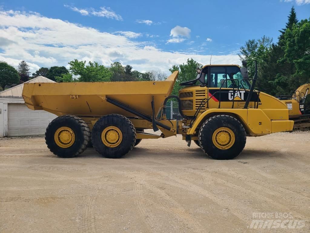 CAT 725 Belden kirma kaya kamyonu
