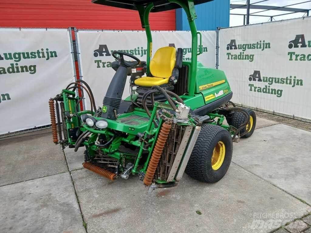 John Deere 8700 A Mobil çim biçme makineleri