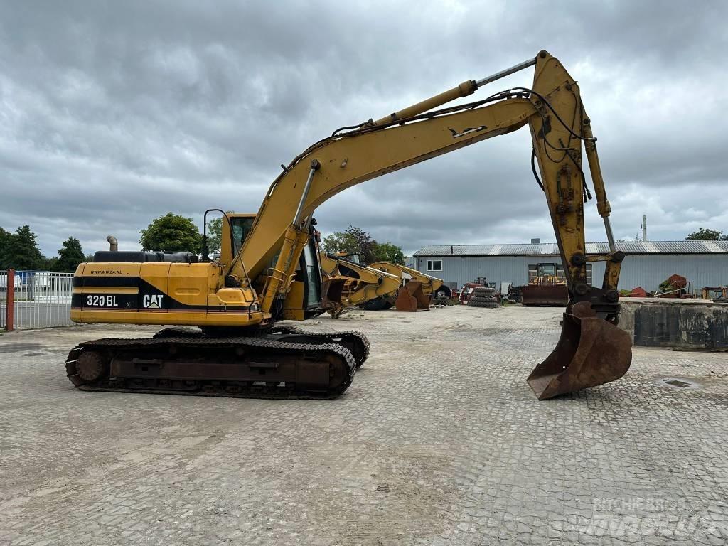 CAT 320BL Paletli ekskavatörler