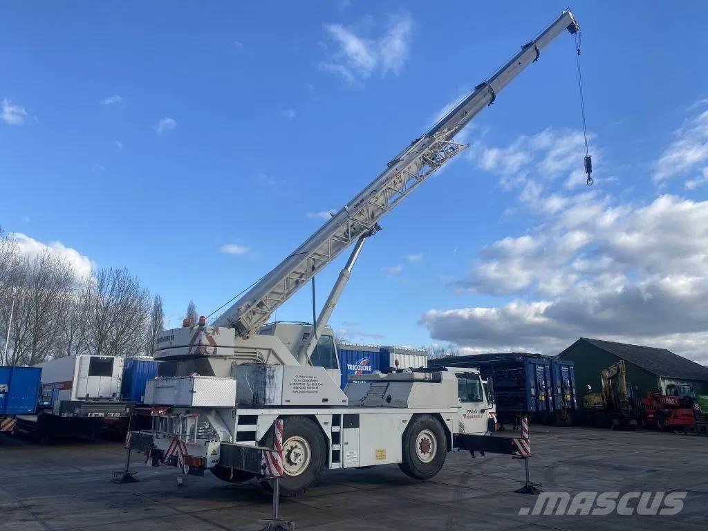 Liebherr LTM1030 Yol-Arazi Tipi Vinçler (AT)