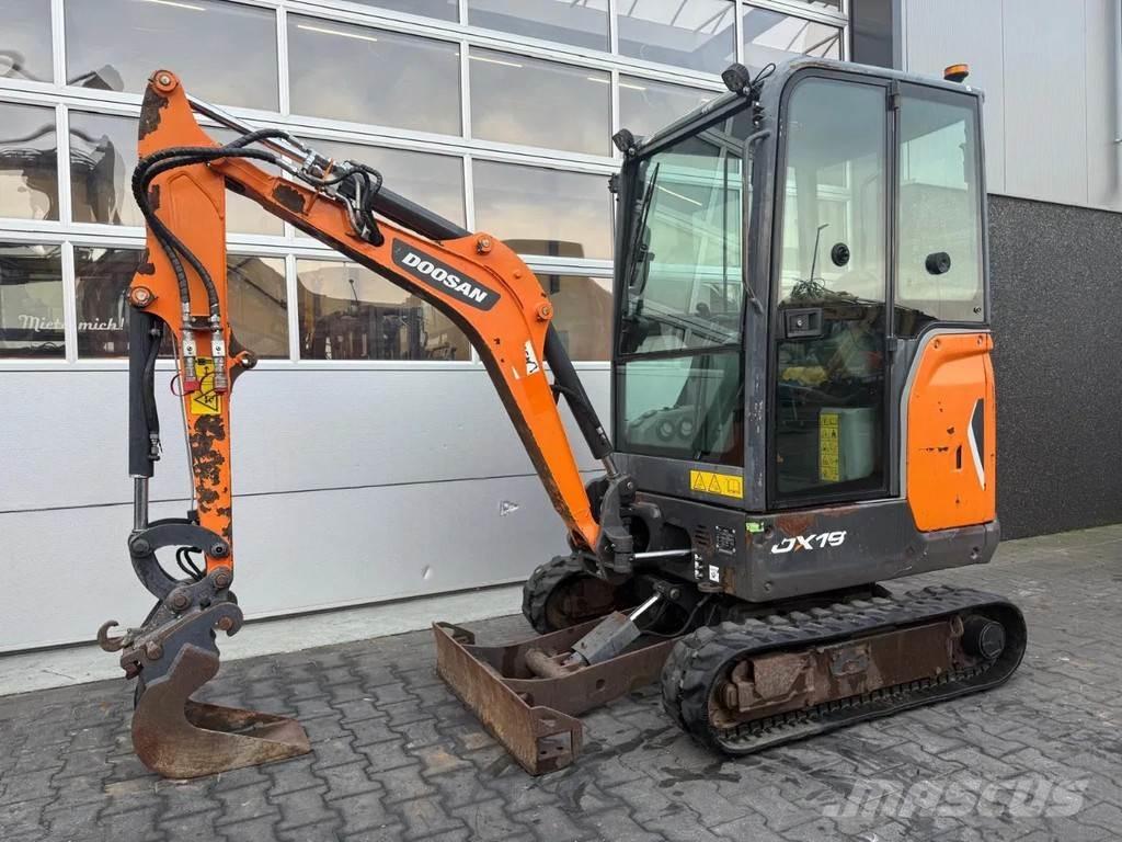 Doosan DX19 Mini ekskavatörler, 7 tona dek