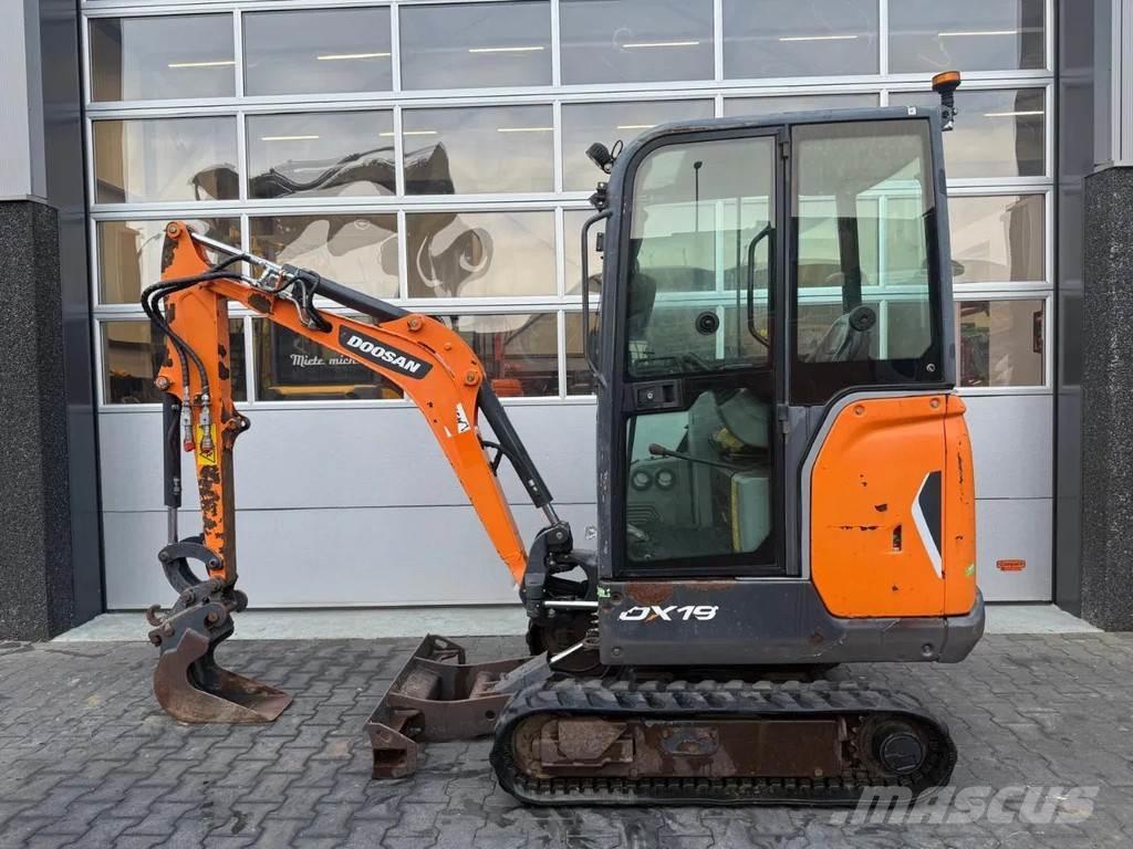 Doosan DX19 Mini ekskavatörler, 7 tona dek