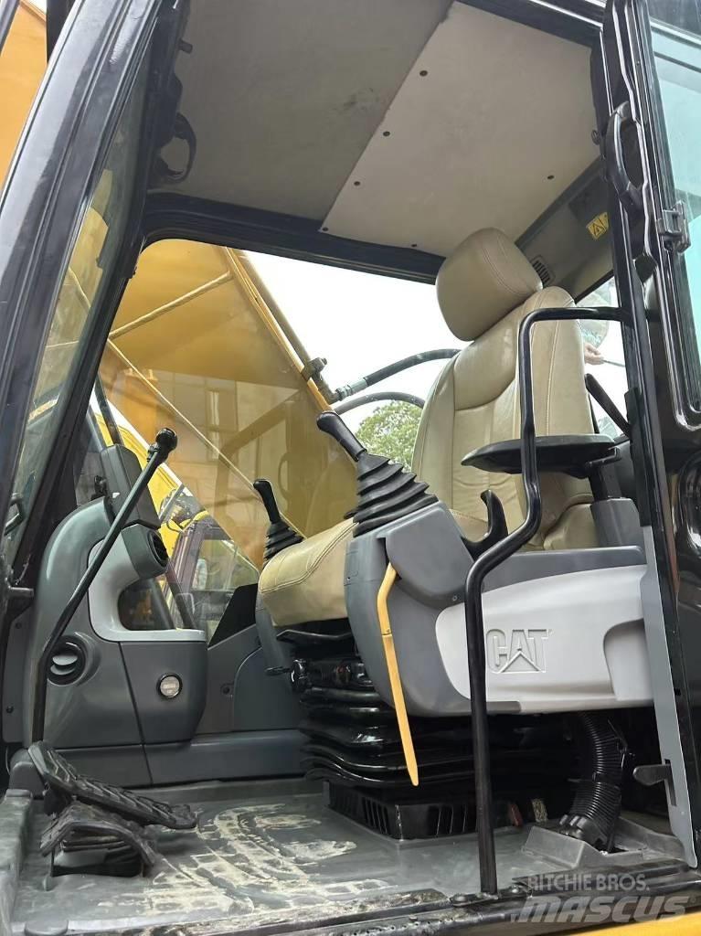 CAT 320 D Paletli ekskavatörler