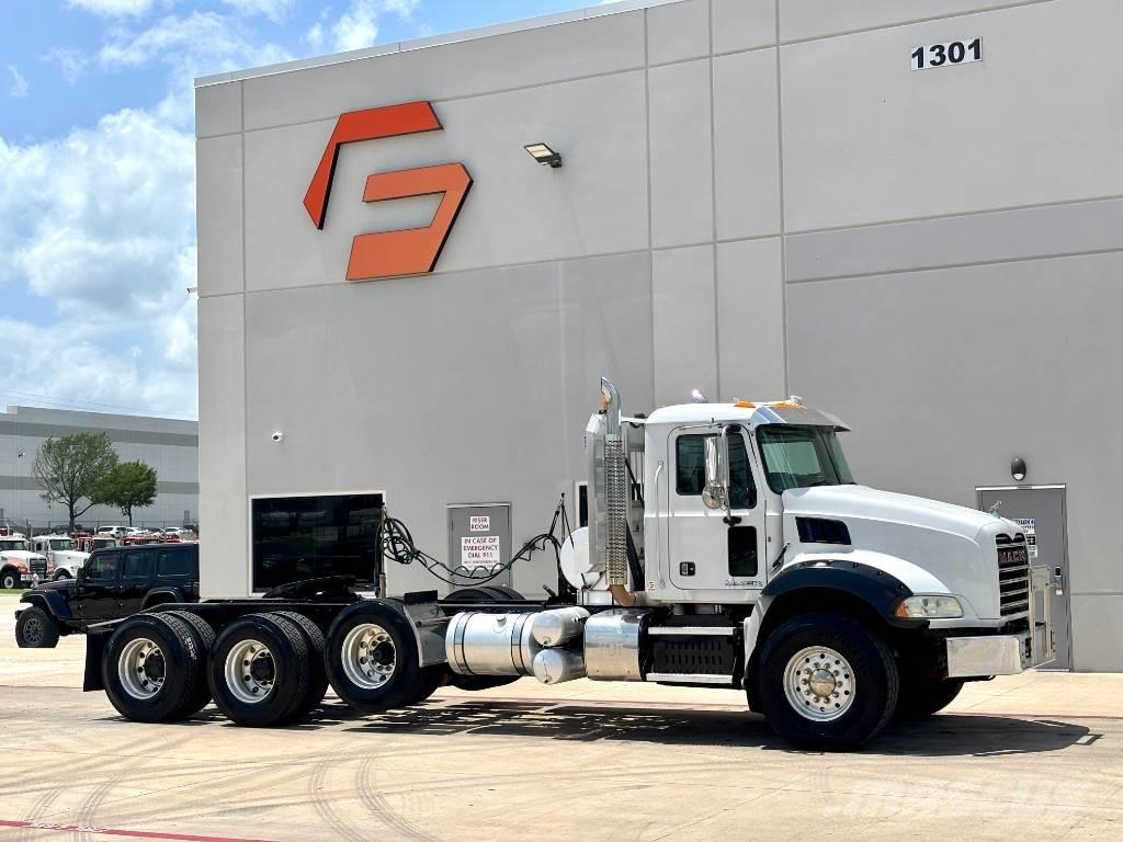 Mack Granite GU 813 Çekiciler
