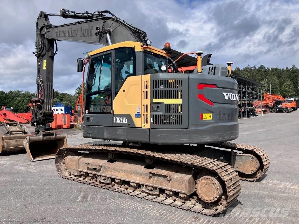 Volvo ECR 235 E Paletli ekskavatörler