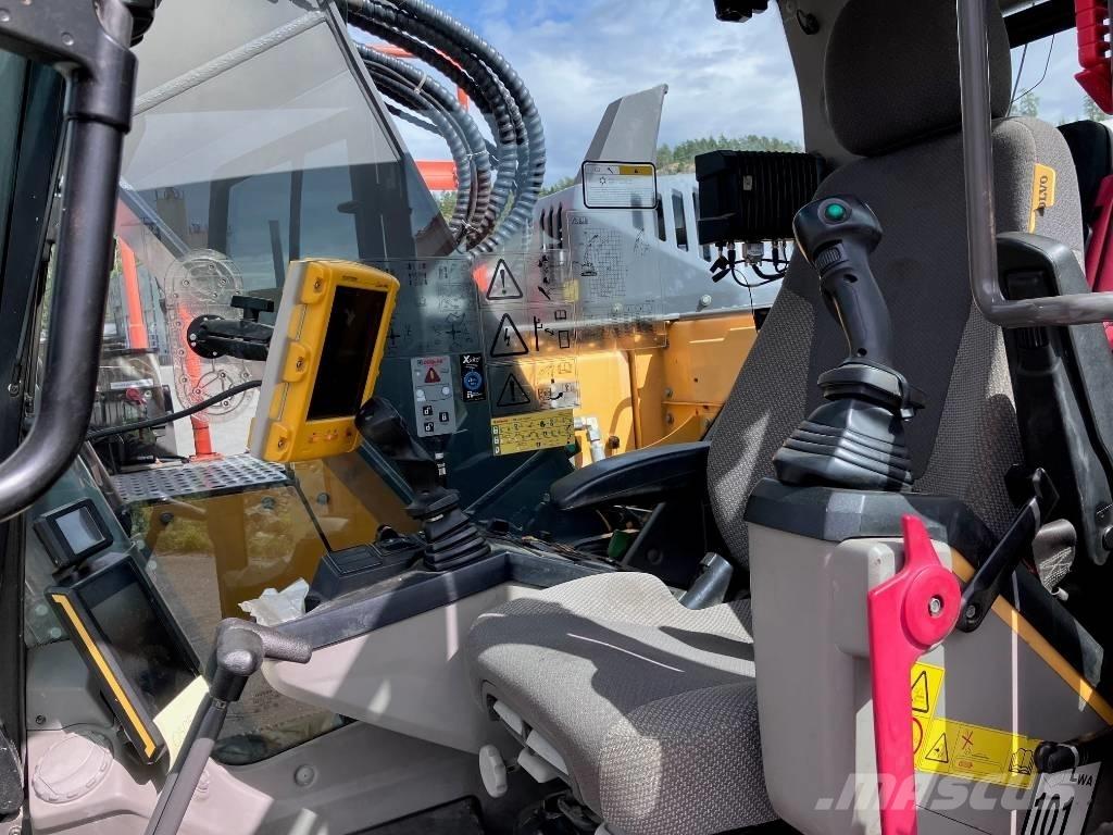 Volvo ECR 235 E Paletli ekskavatörler