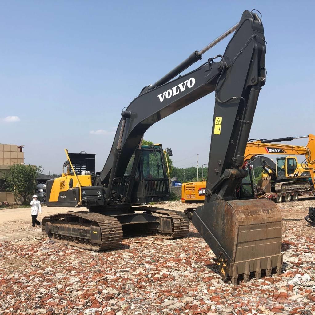 Volvo EC240 Paletli ekskavatörler