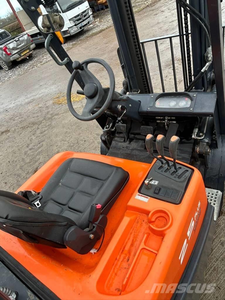 Doosan G 25 GP Plus LPG'li forkliftler