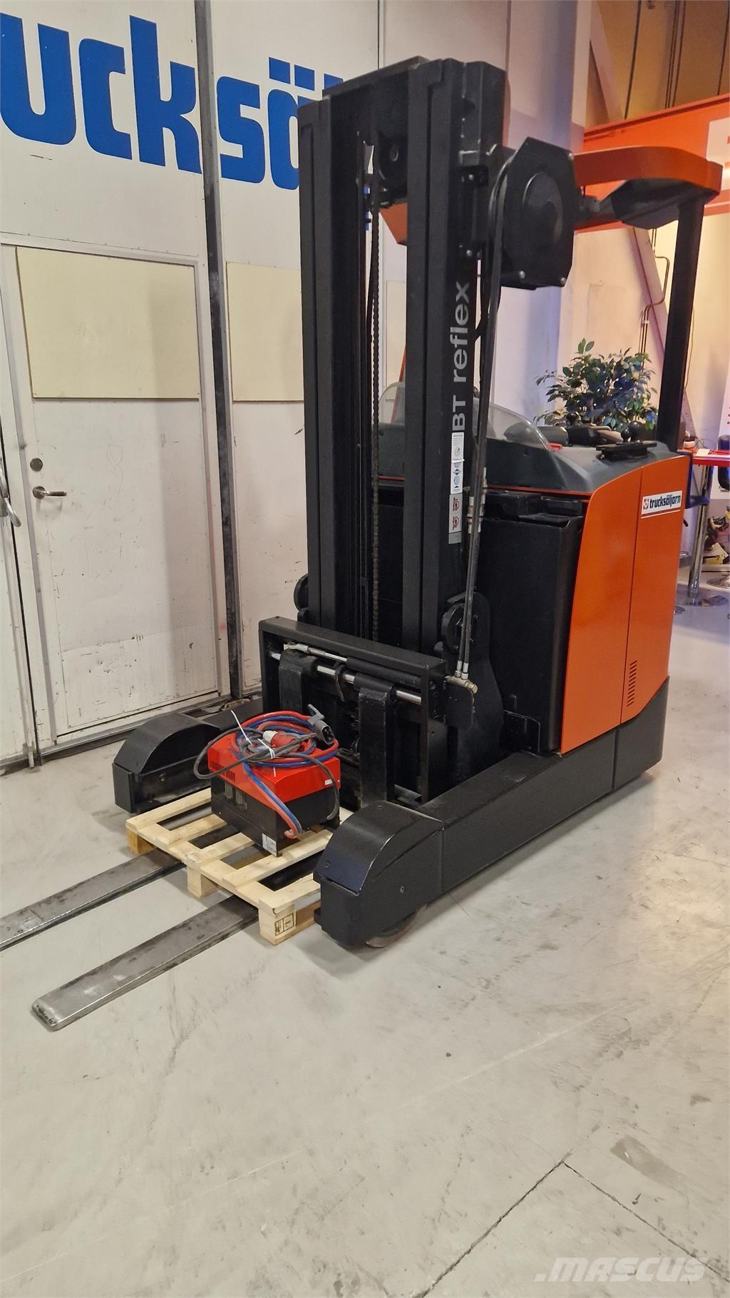 BT RRE200E Reach truck - depo içi istif araçları