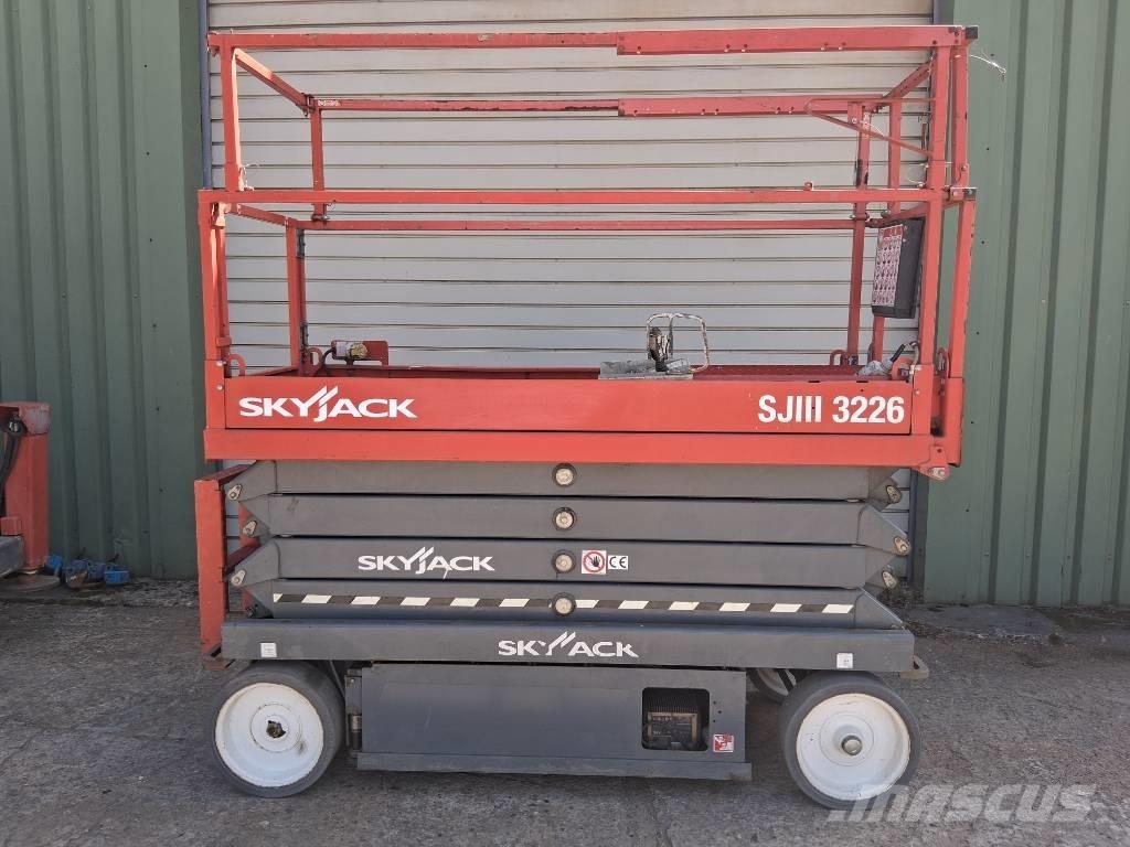 SkyJack SJ III 3226 Makasli platformlar