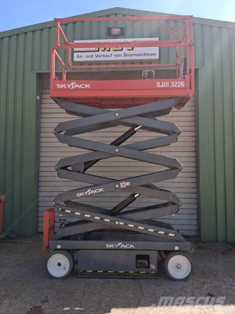SkyJack SJ III 3226 Makasli platformlar