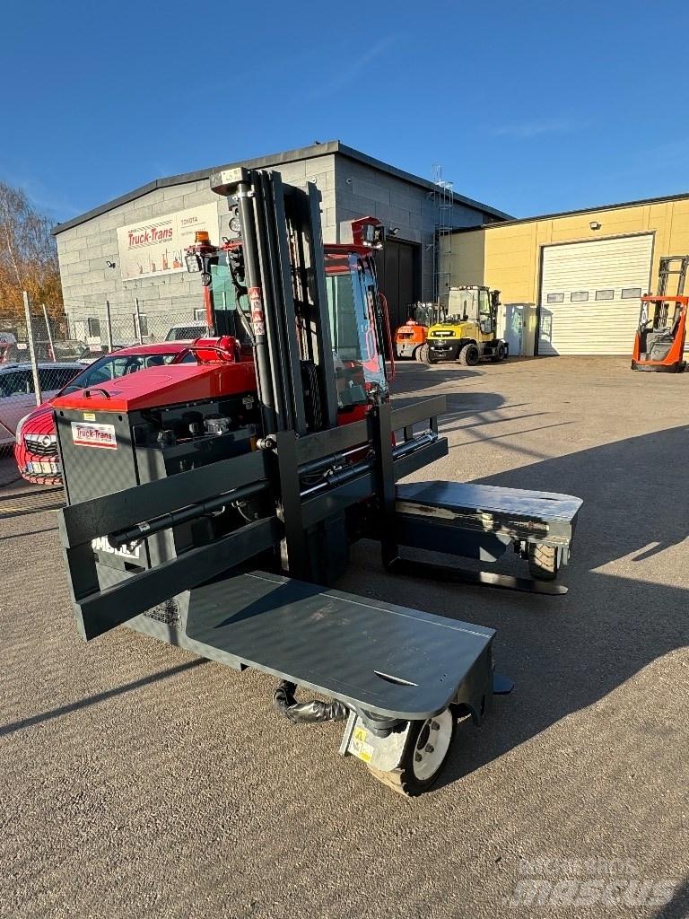 Combilift C3000ET 4 yönlü reach truck
