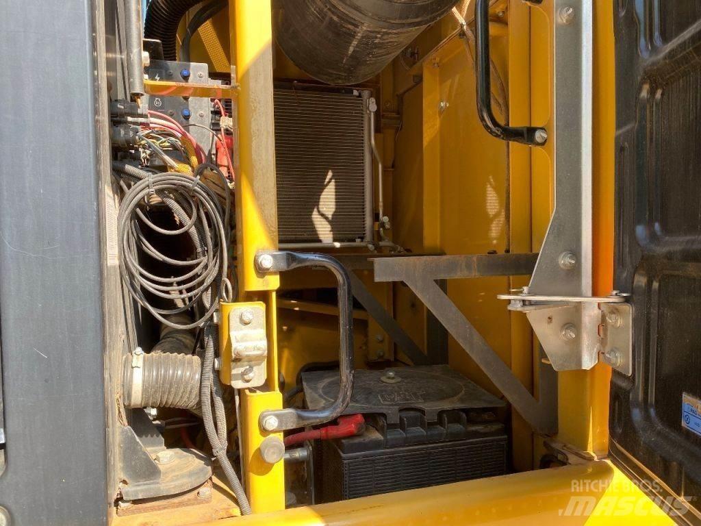 CAT 324E Paletli ekskavatörler