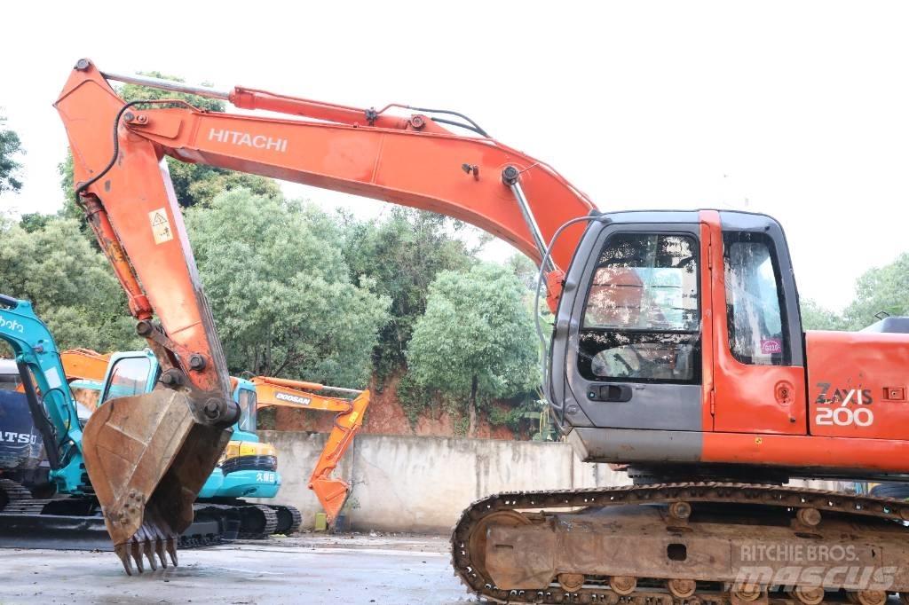 Hitachi ZX 200 LC-3 Paletli ekskavatörler