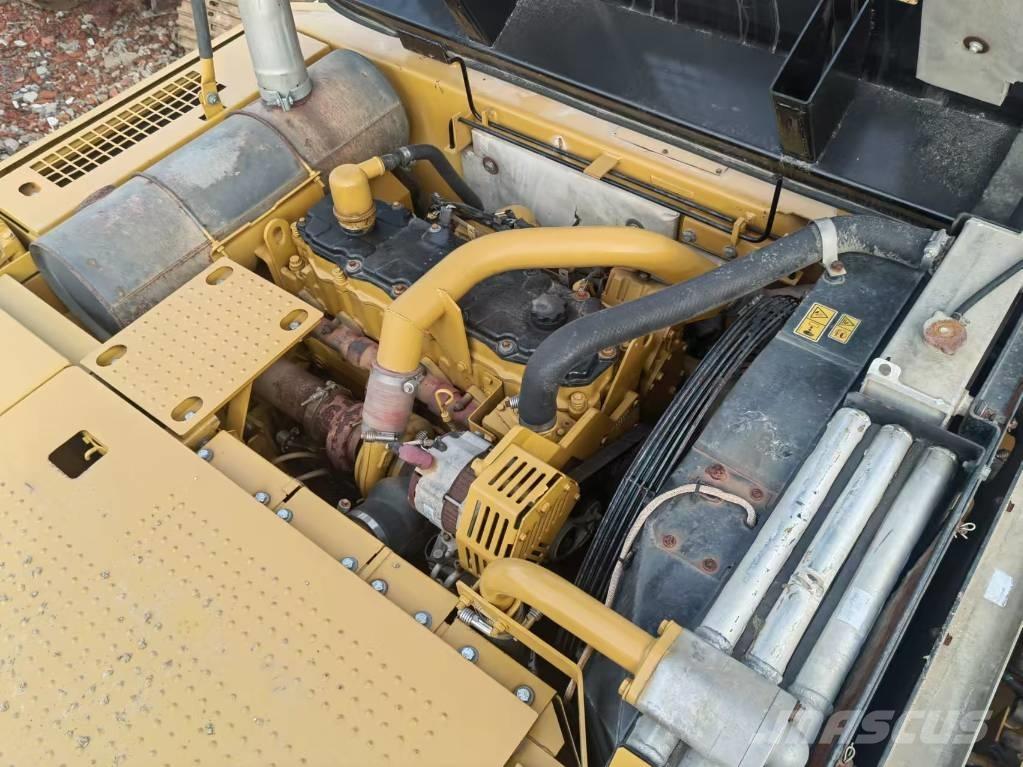 CAT 325 D2 Paletli ekskavatörler