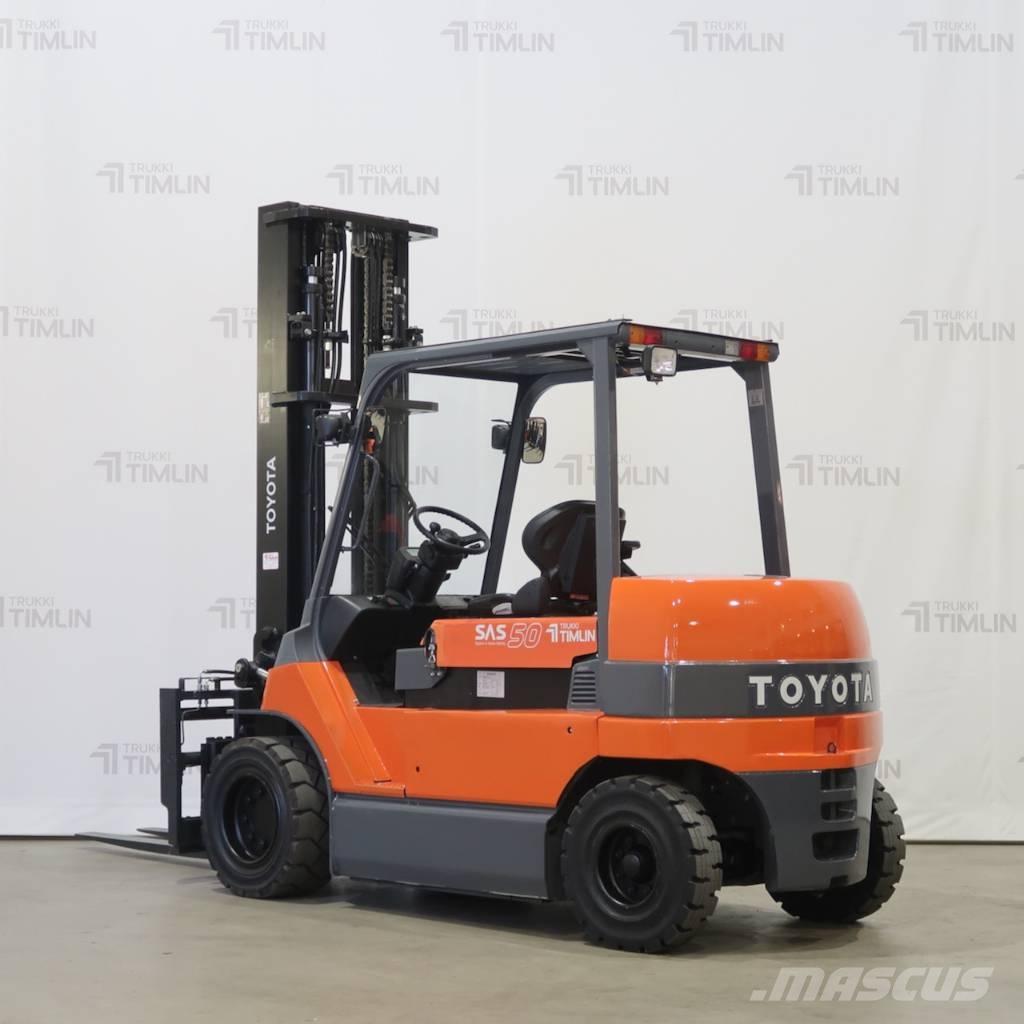 Toyota 7FBMF50 Elektrikli forkliftler