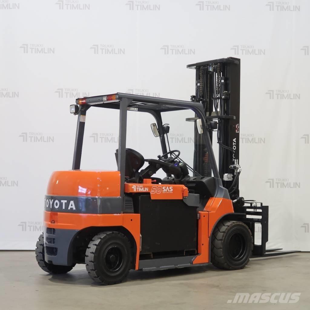 Toyota 7FBMF50 Elektrikli forkliftler