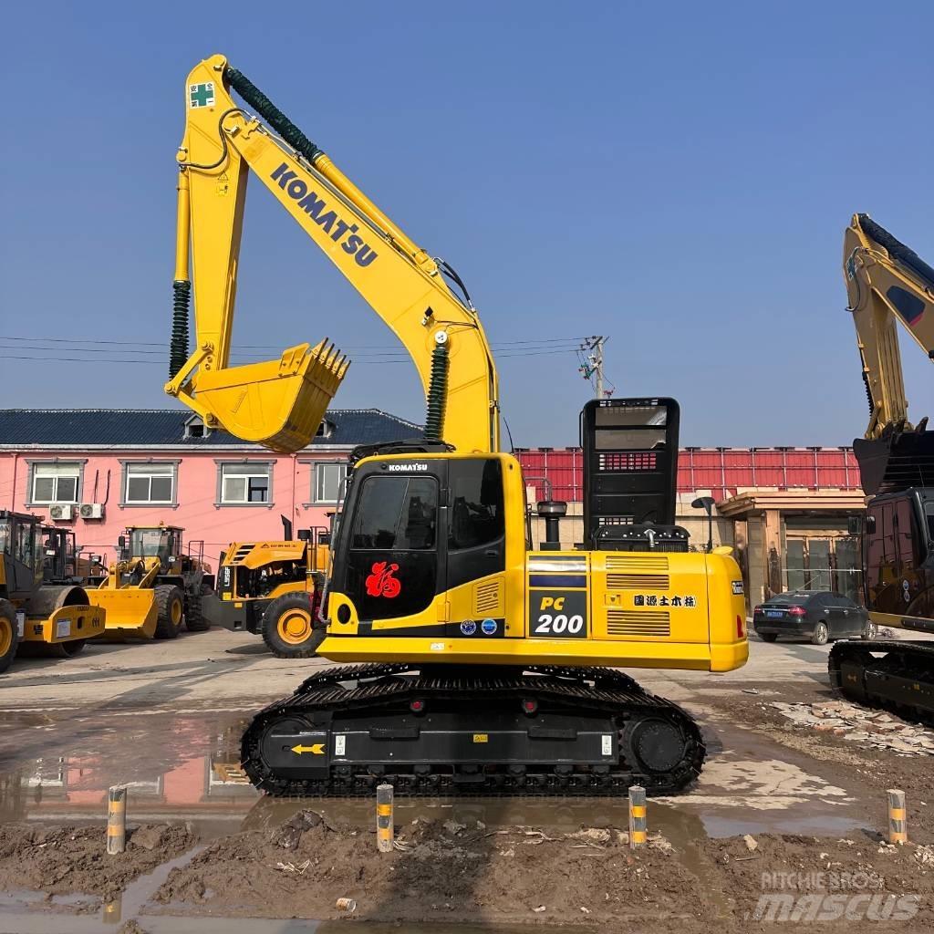 Komatsu PC 200-8 Paletli ekskavatörler
