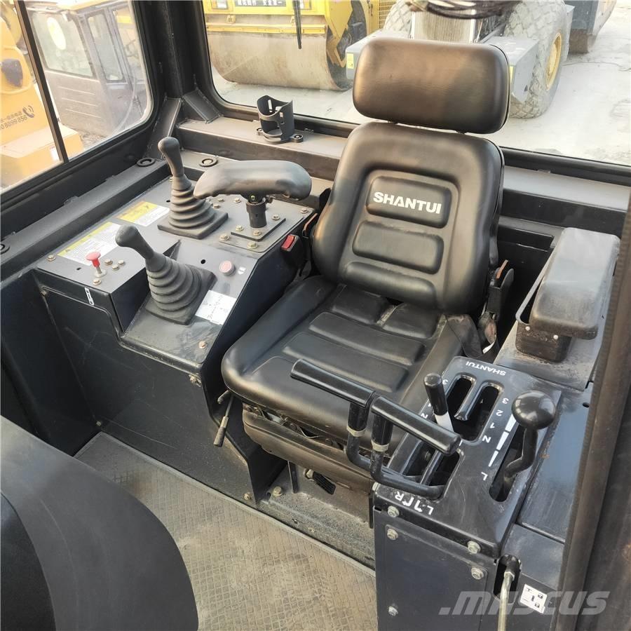 Shantui SD22 Paletli dozerler