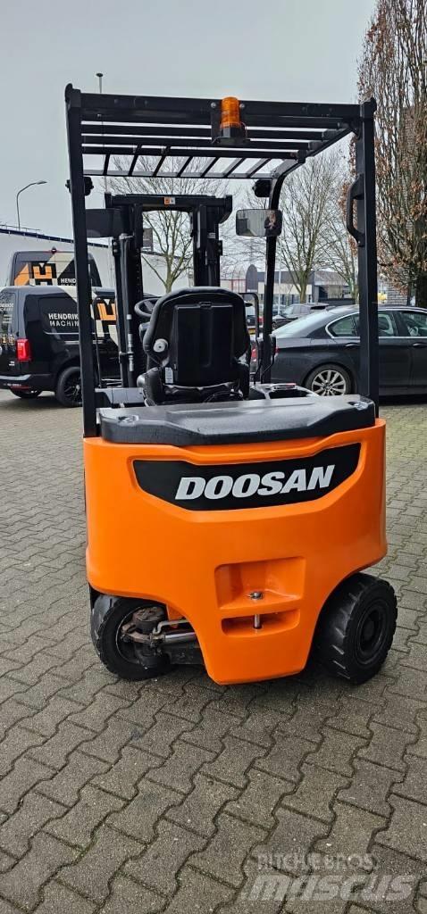 Doosan B 25 X-7 Elektrikli forkliftler