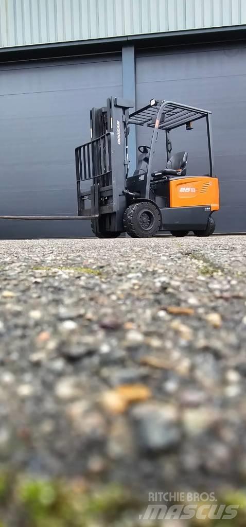 Doosan B 25 X-7 Elektrikli forkliftler