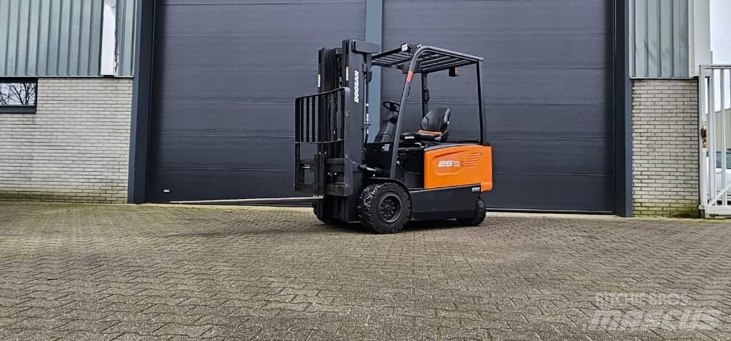 Doosan B 25 X-7 Elektrikli forkliftler