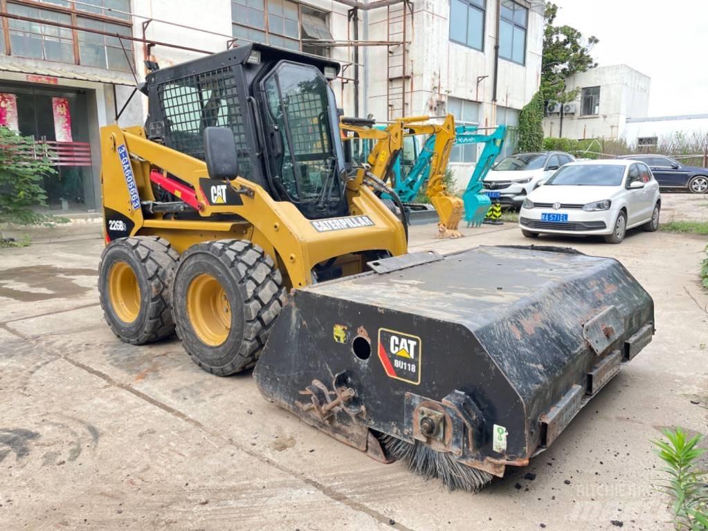 CAT 226B Skid steer loderler