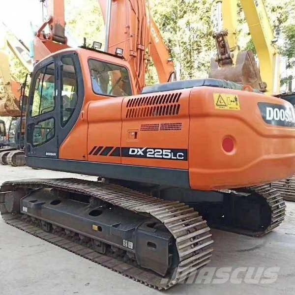 Doosan DX 225 Paletli ekskavatörler