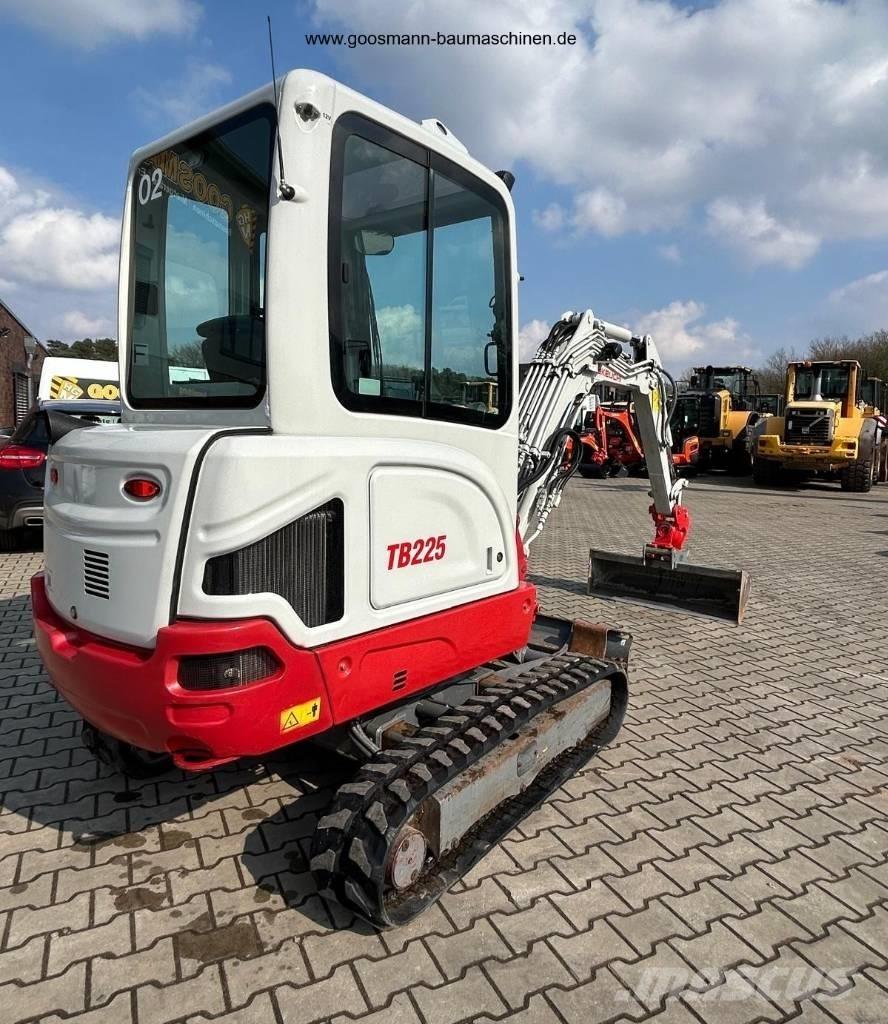 Takeuchi TB 225 Mini ekskavatörler, 7 tona dek