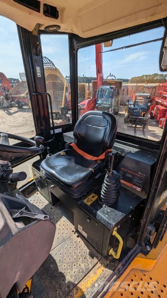 JCB 9TFT Belden kirma kamyonlar