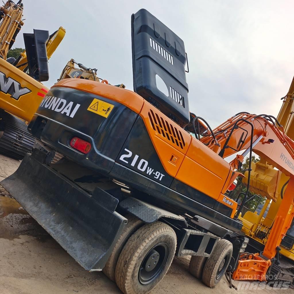 Hyundai 210W-9 Lastik tekerli ekskavatörler