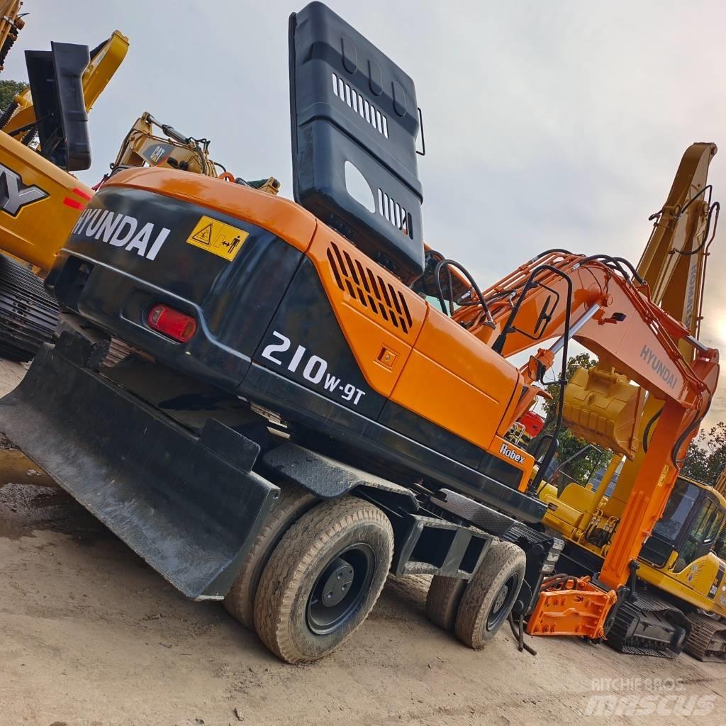 Hyundai 210W-9 Lastik tekerli ekskavatörler