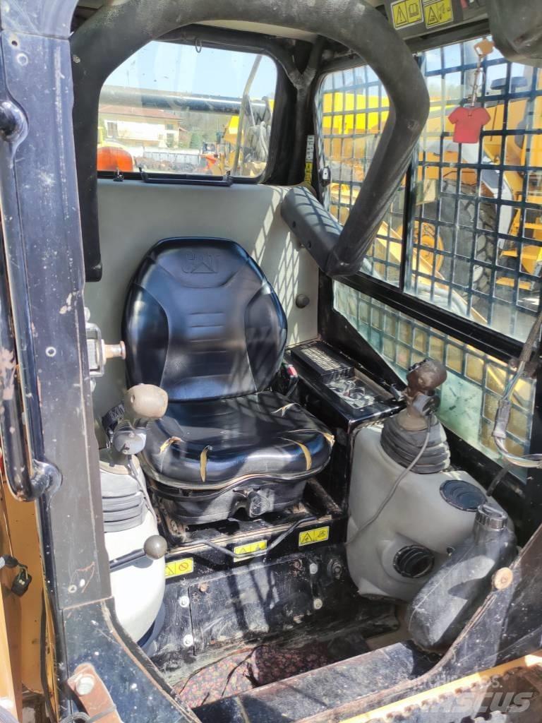 CAT 257 B 2 Paletli yükleyiciler