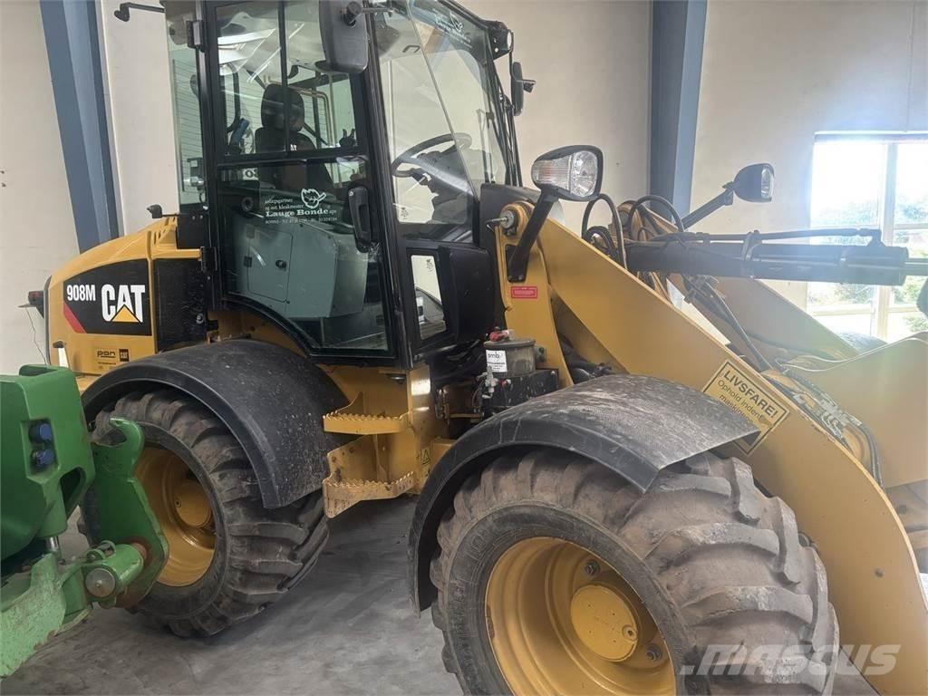 CAT 908M Çok amaçlı yükleyiciler