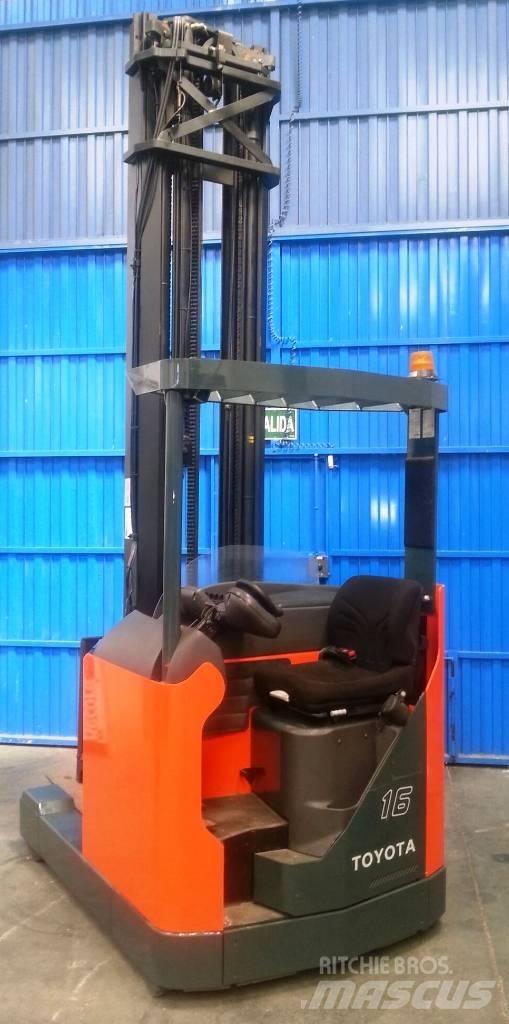 Toyota 7 FBRE 16 Reach truck - depo içi istif araçları