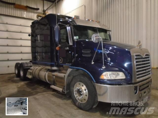 Mack CXU 613 Çekiciler