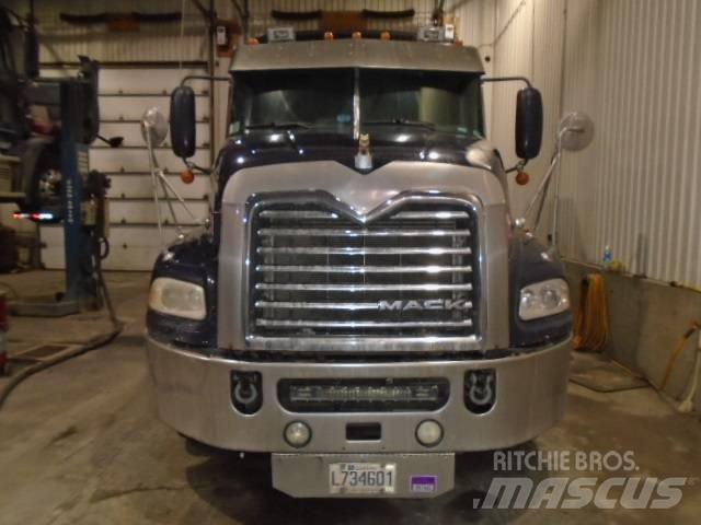 Mack CXU 613 Çekiciler