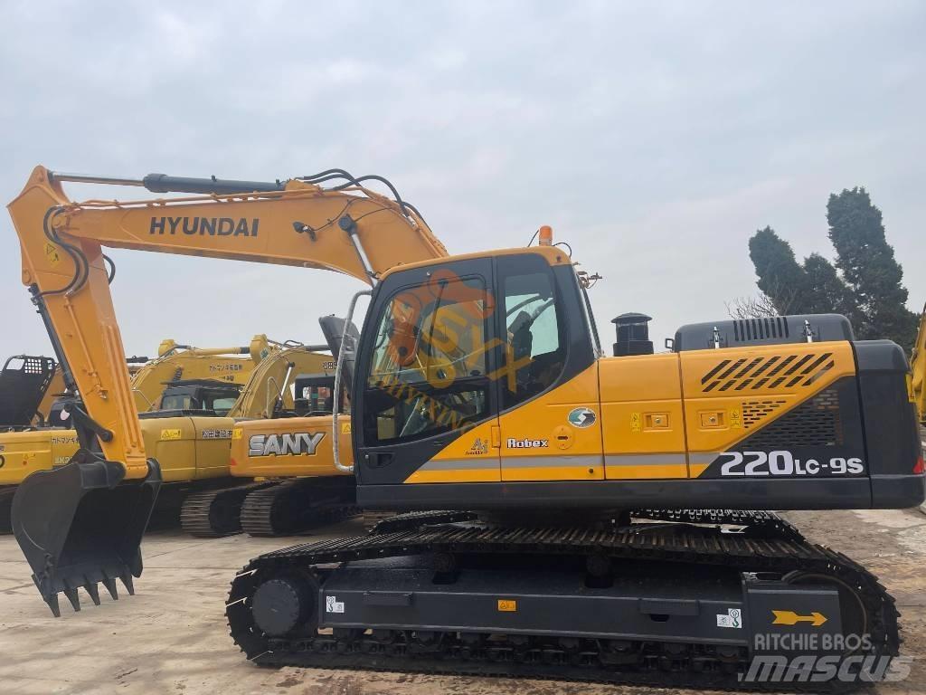 Hyundai Robex 220 Paletli ekskavatörler
