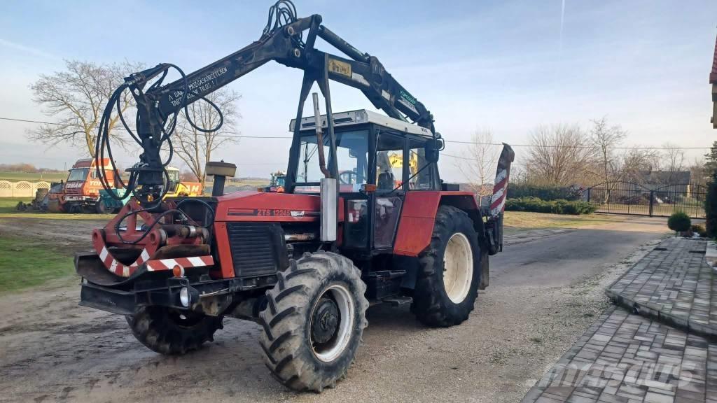 Zetor 12245 Orman traktörleri