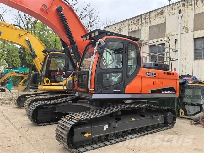 Doosan DX 300 LC Paletli ekskavatörler