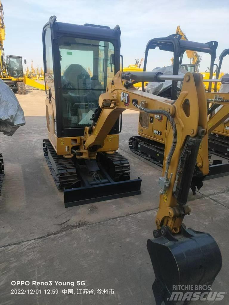 CAT 302 CR Lastik tekerli ekskavatörler
