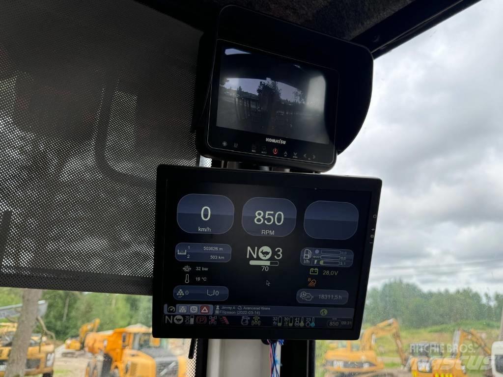 Komatsu 895 Tomruk yükleyici traktörler