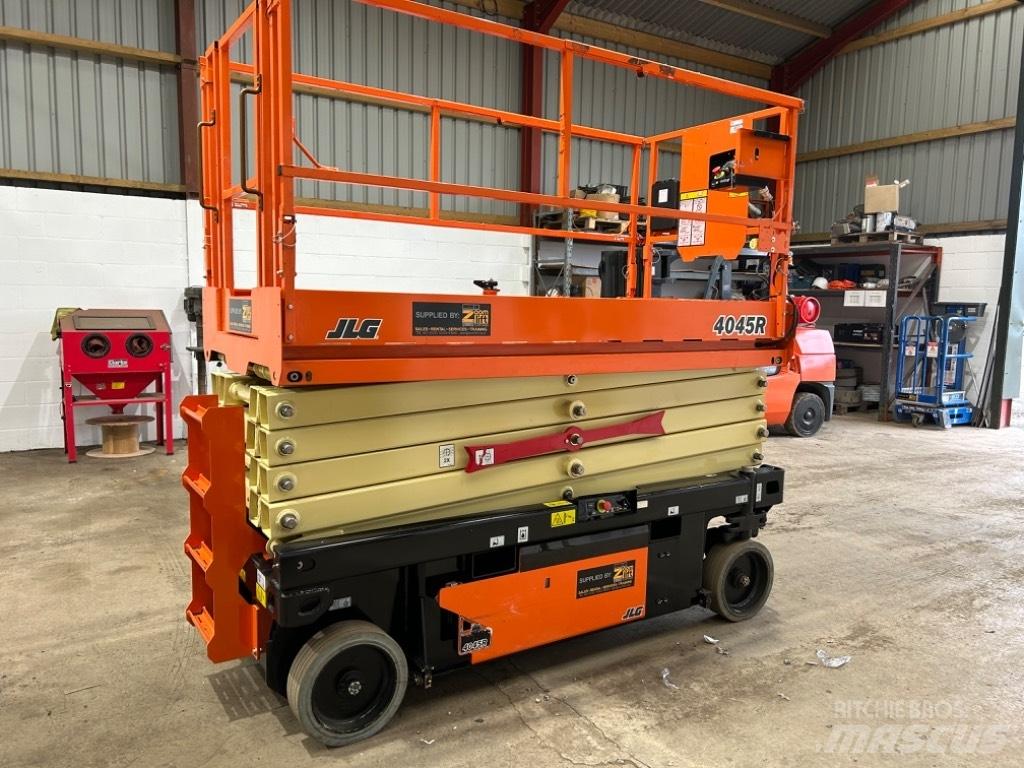 JLG 4045R Makasli platformlar